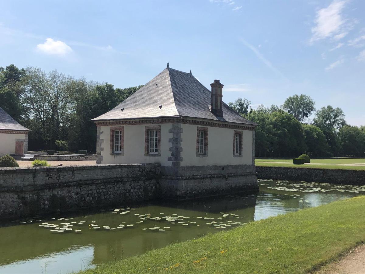 Chateau-Hotel De Bourron Eksteriør billede